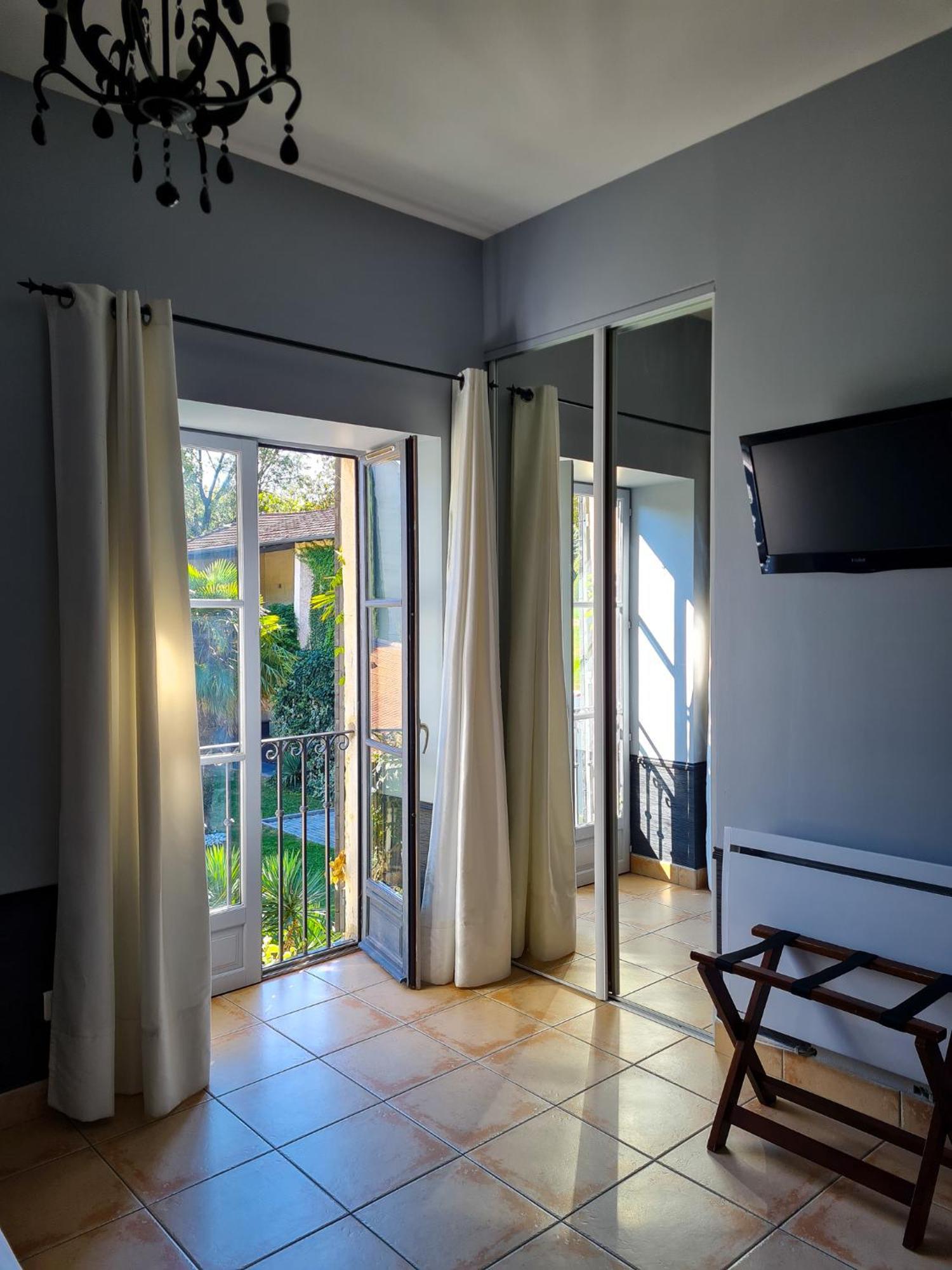 Lyon Faubourg - Saint Priest Bed and Breakfast Εξωτερικό φωτογραφία